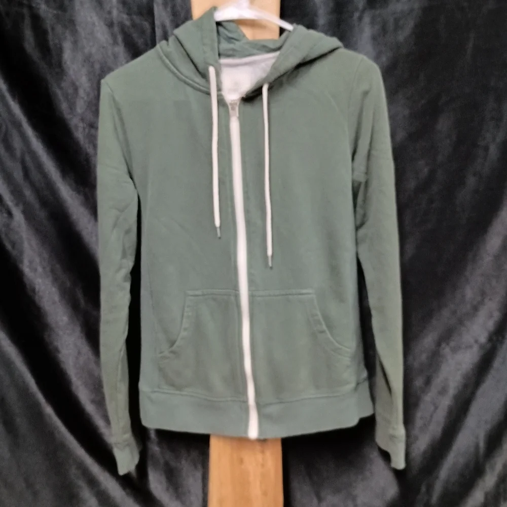 Cozy Green Zip-Up Hoodie - Picture 6 of 8